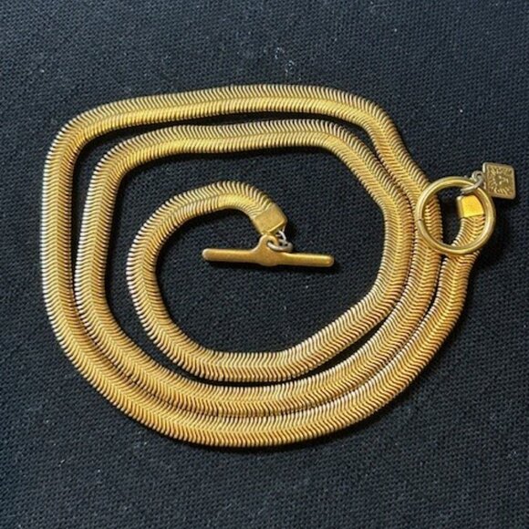 ANNE KLEIN Flat Gold Herringbone Snake Like Toggle Clasp NECKLACE - Picture 2 of 7